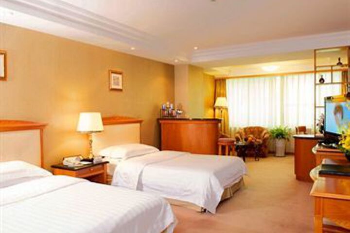 Room 18 of 36