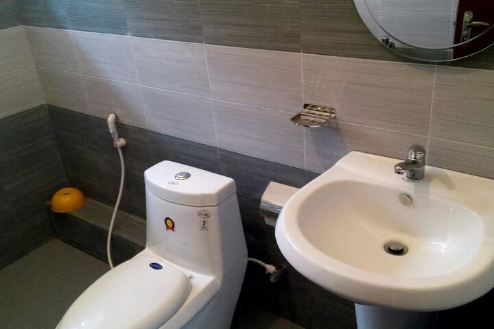 Room 4 of 13
