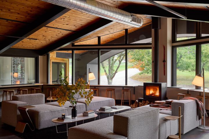 Tälta Lodge a Bluebird by Lark in Stowe, VT