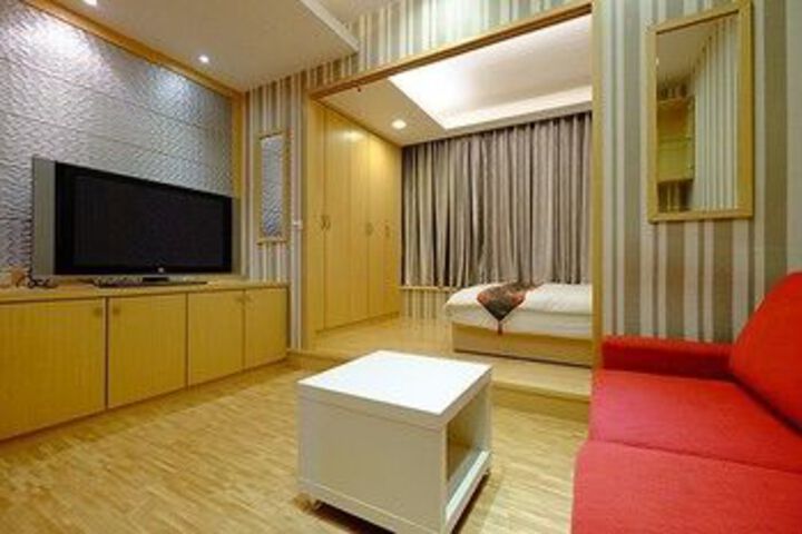 Room 12 of 14