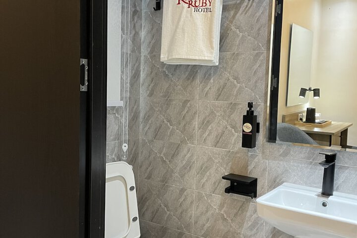 Room 37 of 46
