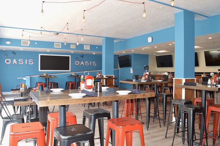 Poolside bar