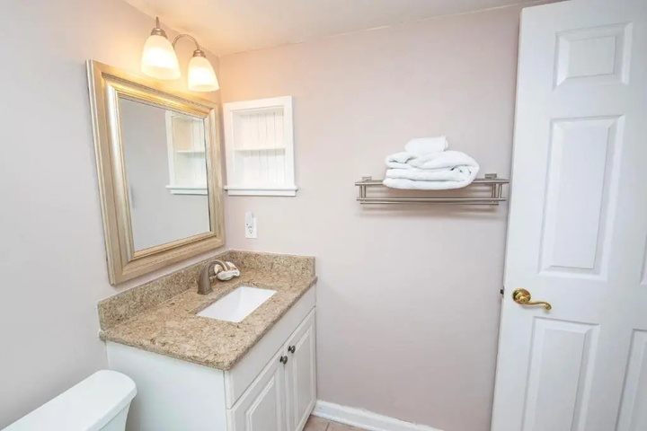 Room 4 of 11
