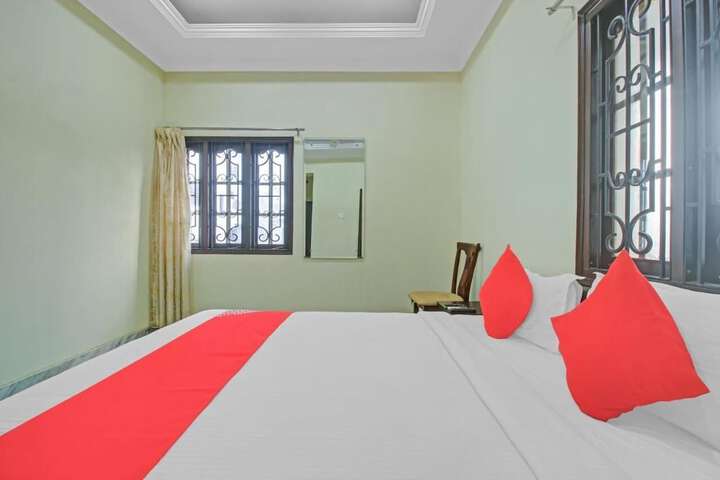 Room 4 of 13