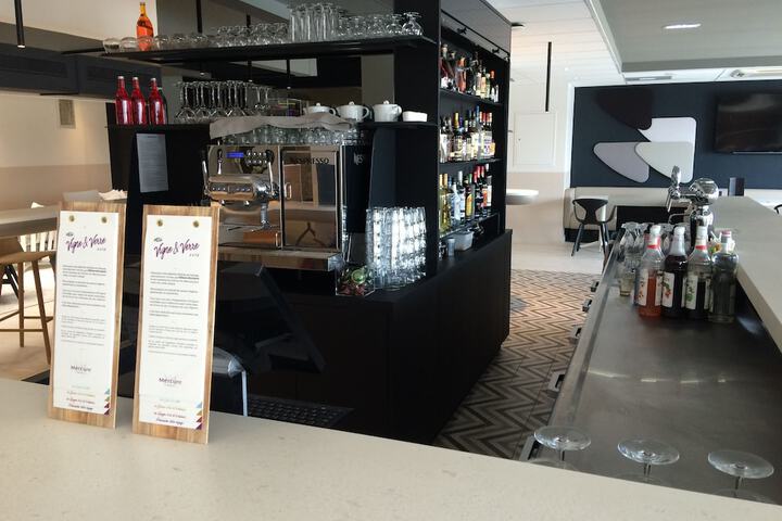 Lounge 96 of 130