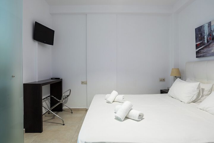 Room 2 of 58