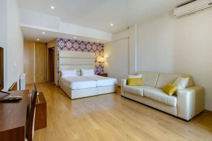 Room 10 of 61