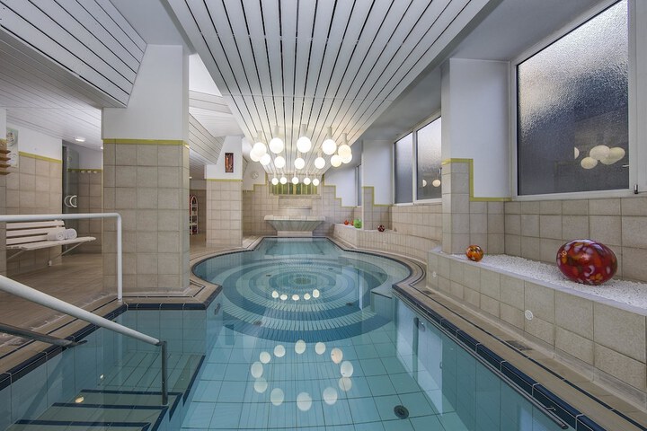 Hotel Pool