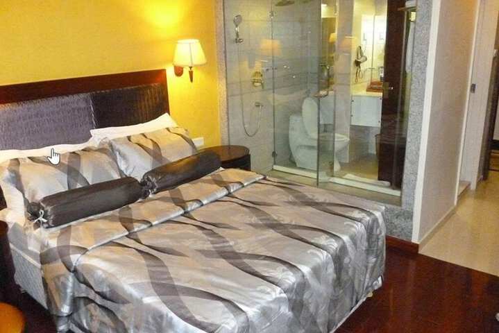 Room 3 of 28