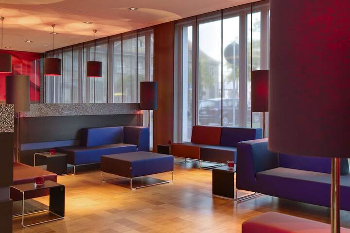 Entrance & Lobby