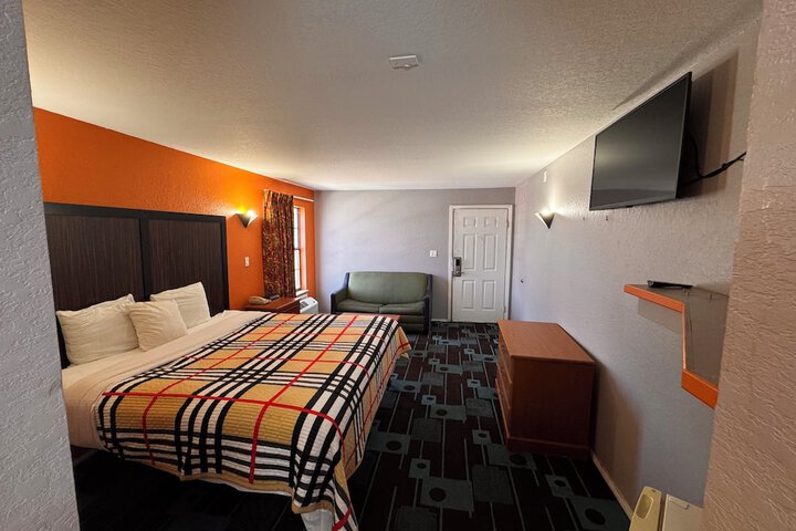 Room 3 of 14