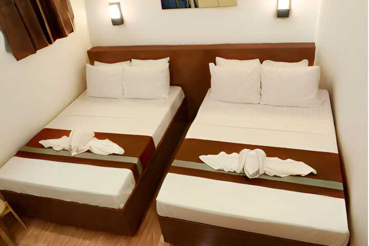 Room 17 of 48