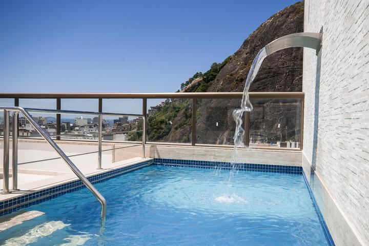 Pool 4 of 16
