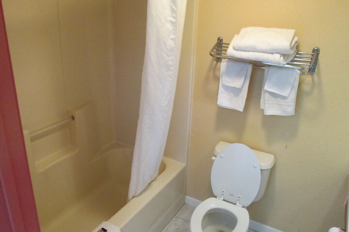 Room 16 of 19