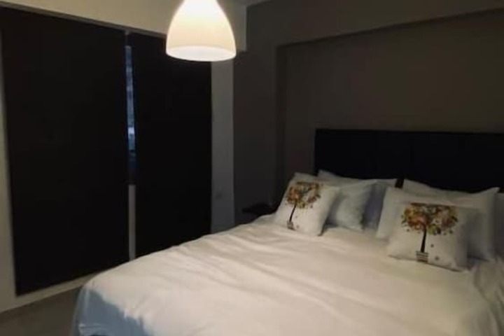 Room 10 of 34