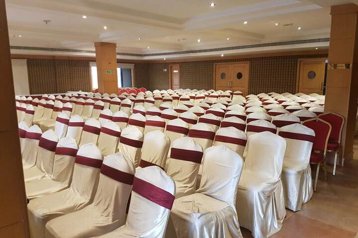 Ballroom/Hall 22 of 31