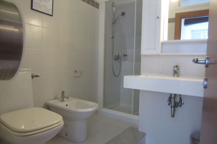 Room 5 of 15