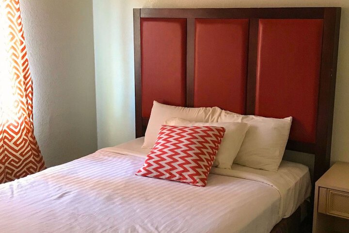 Room 8 of 116