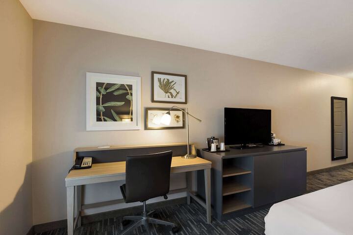 Room 21 of 72