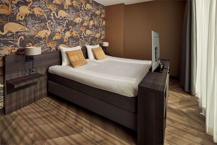 Room 9 of 49