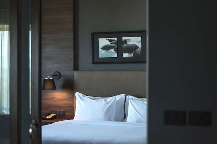 Room 26 of 75