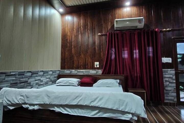 Room 7 of 54