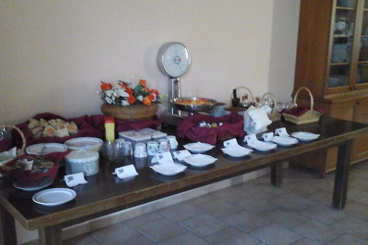 Breakfast/Coffee Service 30 of 92