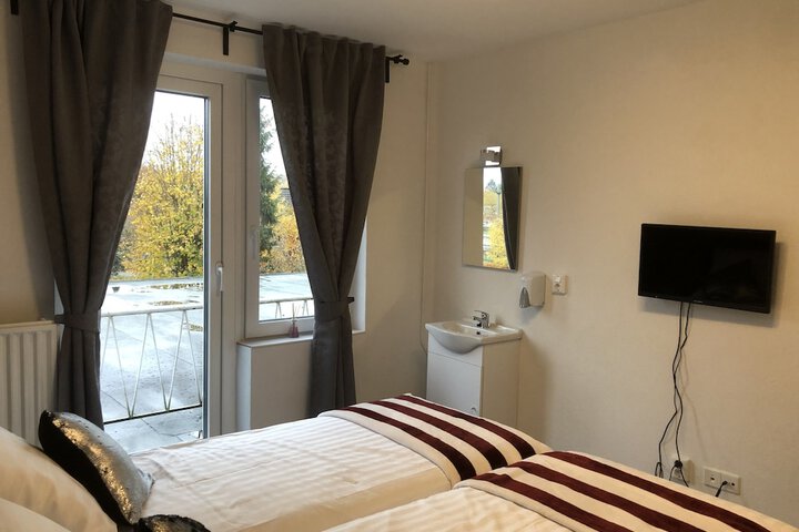Room 7 of 42
