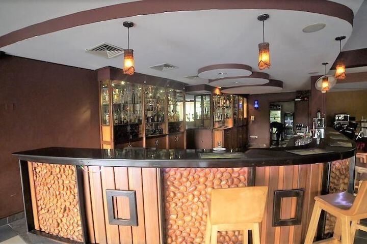 Lounge 62 of 96