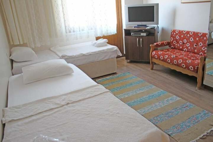 Room 13 of 35