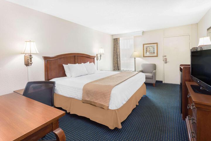 2 Double Beds (1 of 3)