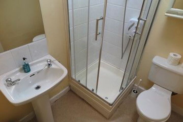 Room 2 of 40