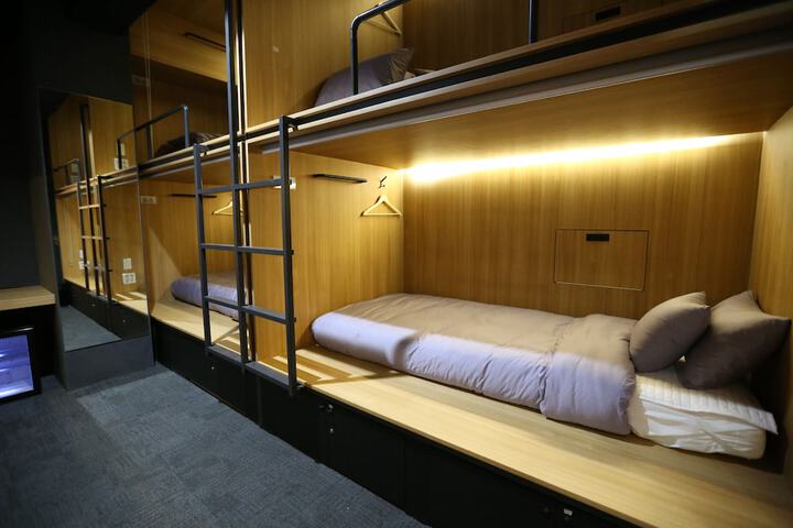 Room 12 of 51