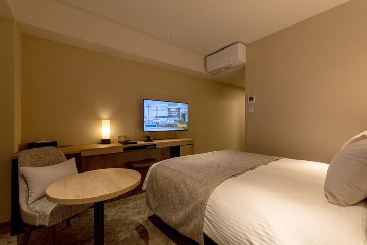 Room 18 of 40