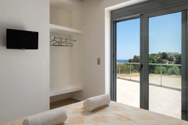 Room 3 of 12