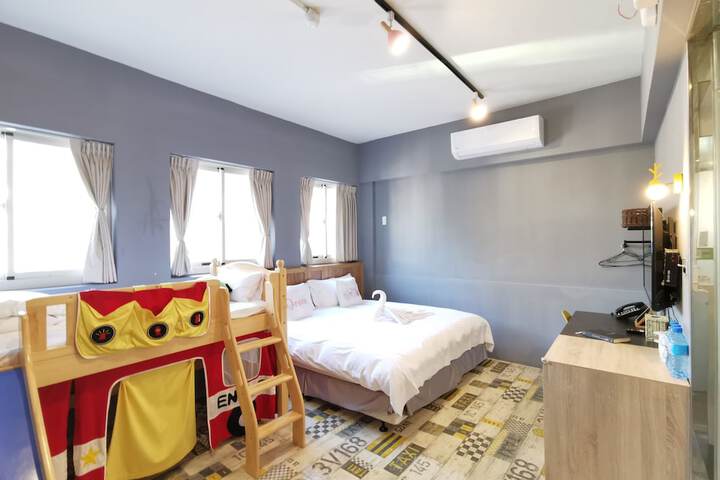 Room 17 of 74