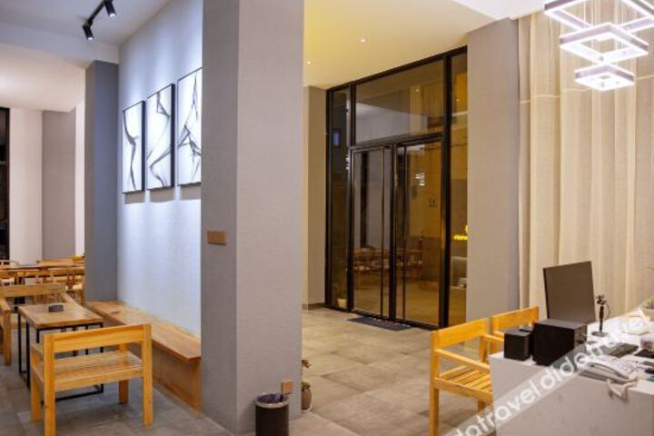 Hotel Interior 9 of 31