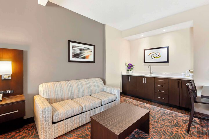 Room 17 of 41