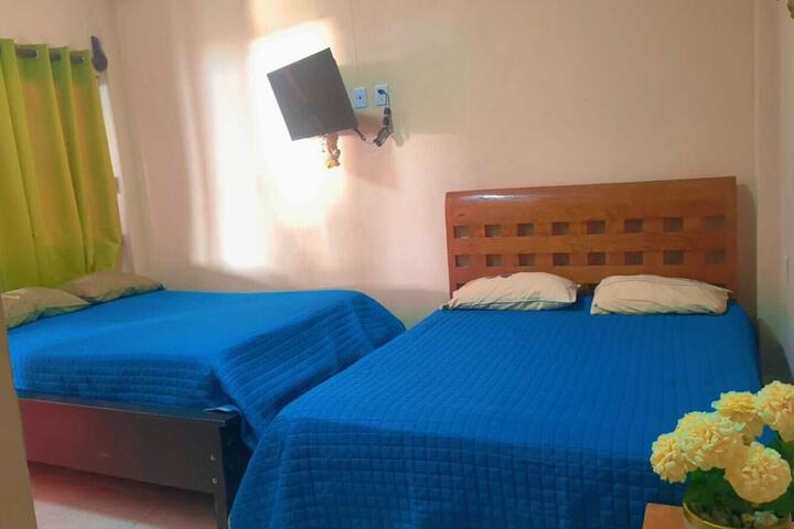Room 4 of 9