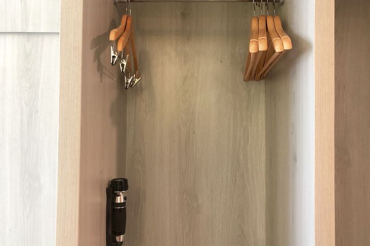Room 42 of 87
