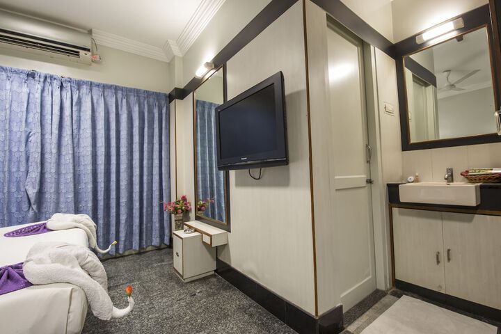 Room 22 of 53