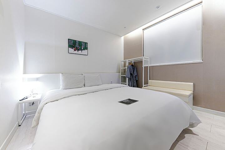 Room 17 of 52