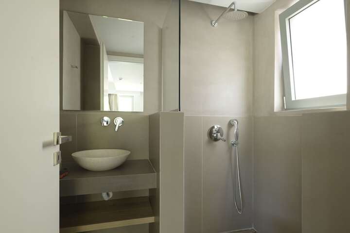Room 182 of 259