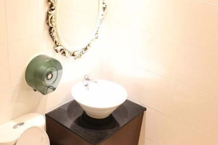Room 15 of 24