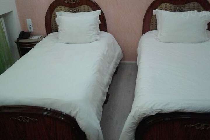 Room 9 of 34