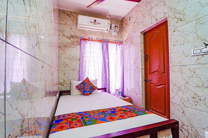Room 8 of 34
