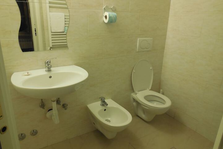 Room 62 of 79