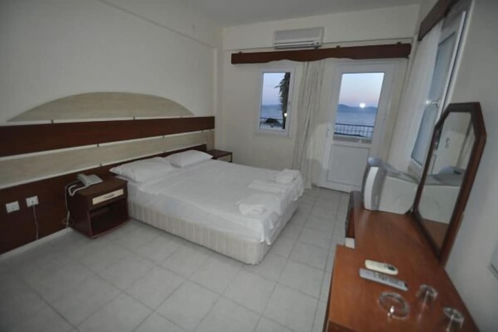 Room 8 of 17