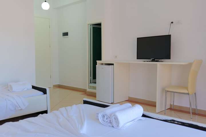 Room 4 of 67