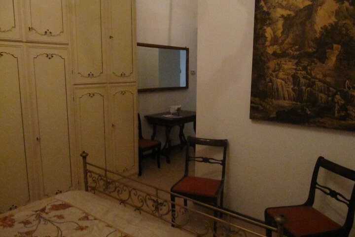 Room 9 of 50
